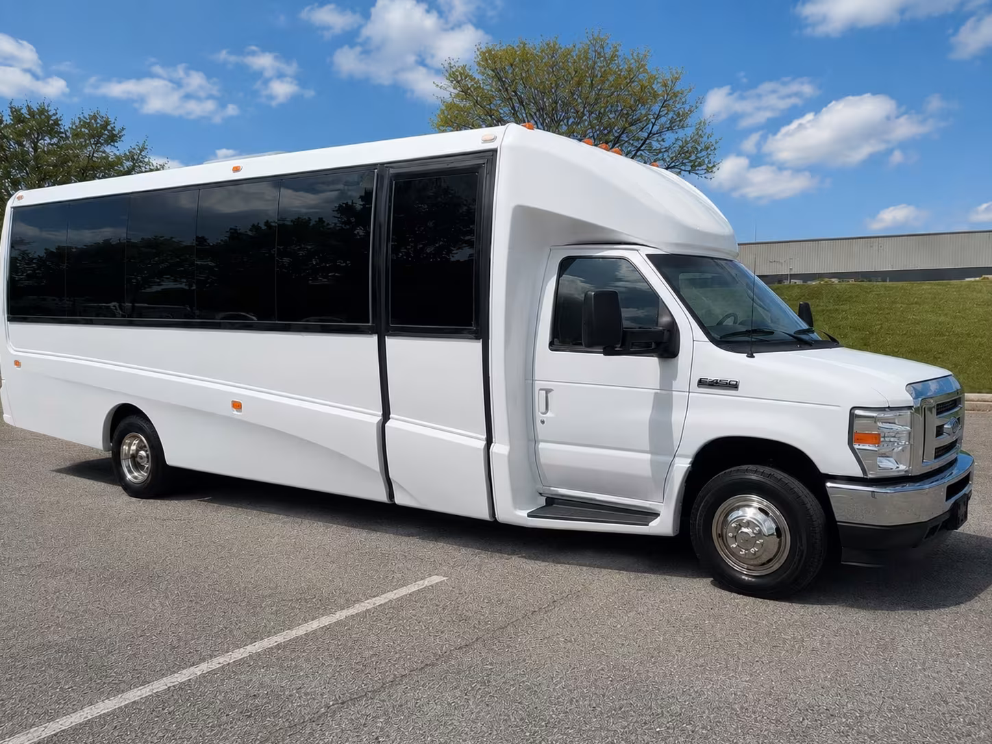 new bedford 20 passenger minibus rental